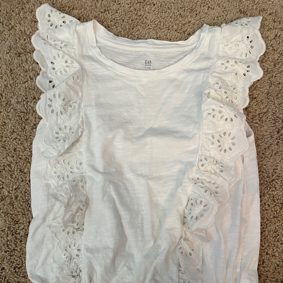 GAP white eyelet shirt with ruffles - Picture 1 of 1